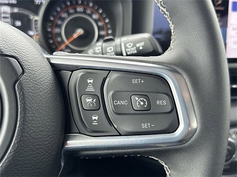 Certified 2025 Jeep Wrangler Sahara image 13