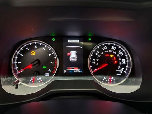 Used 2021 Toyota RAV4 XLE w/ Convenience Package AWD/4WD image 25