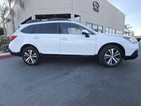 Used 2019 Subaru Outback 2.5i Limited image 8