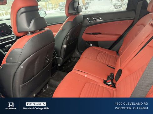 Used 2025 Kia Sportage SX image 11