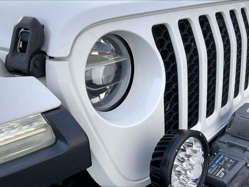 Used 2021 Jeep Gladiator Sport image 24