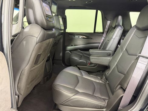 Used 2017 Cadillac Escalade Platinum AWD/4WD image 21