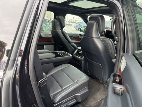 Used 2023 Lincoln Navigator Reserve image 7