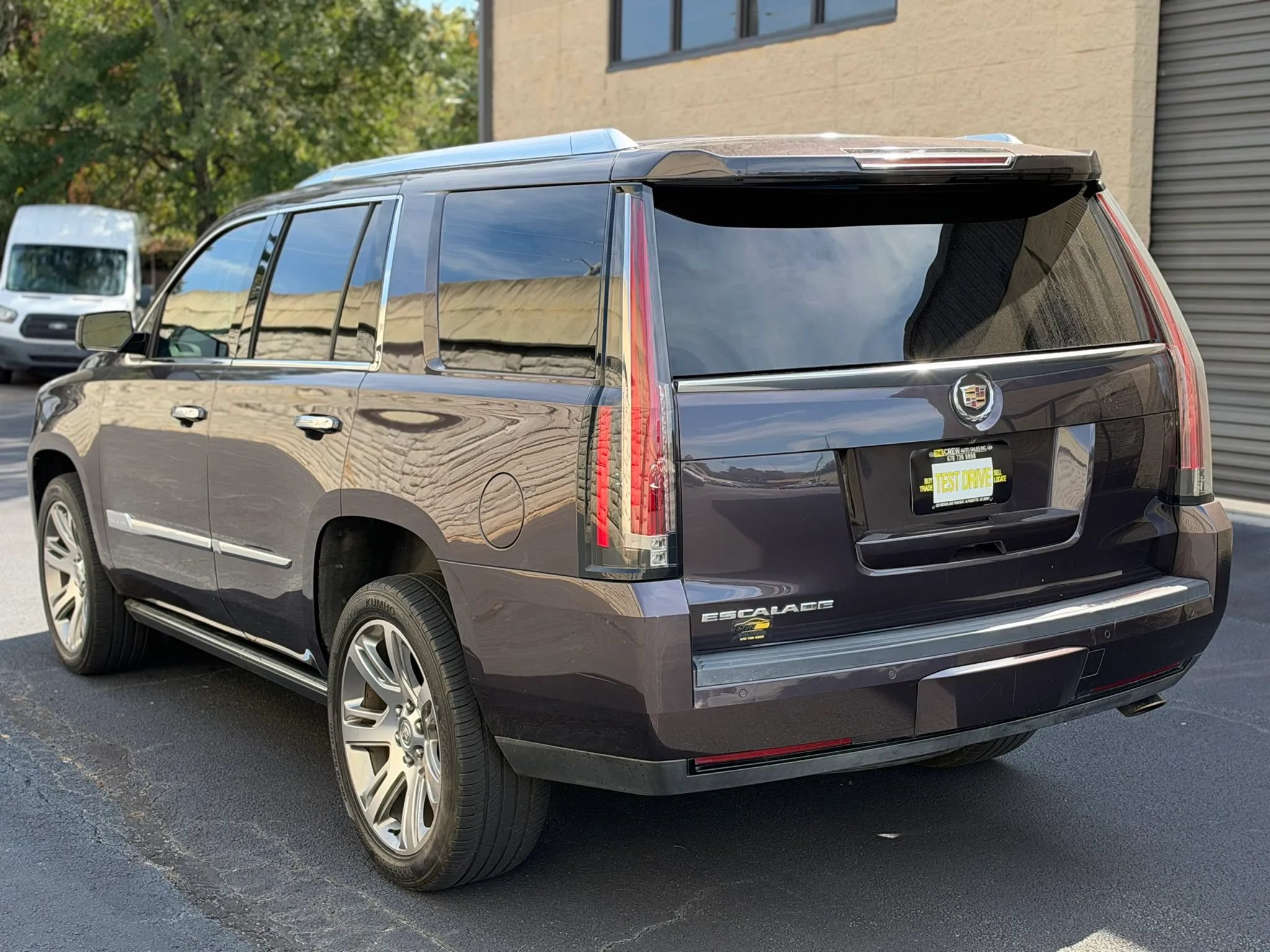 Used 2015 Cadillac Escalade Premium RWD image 9