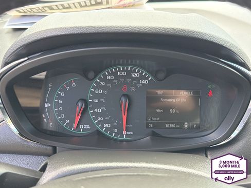 Used 2022 Chevrolet Trax LT w/ LT Convenience Package AWD/4WD image 21