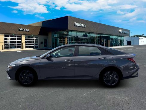 New 2026 Hyundai Elantra Sport FWD image 3