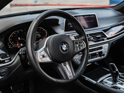 Used 2020 BMW 750i xDrive w/ Executive Package AWD/4WD image 14