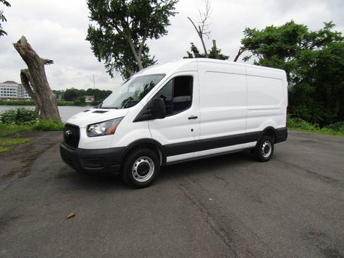 Used 2025 Ford Transit 250 148 Medium Roof RWD image 2