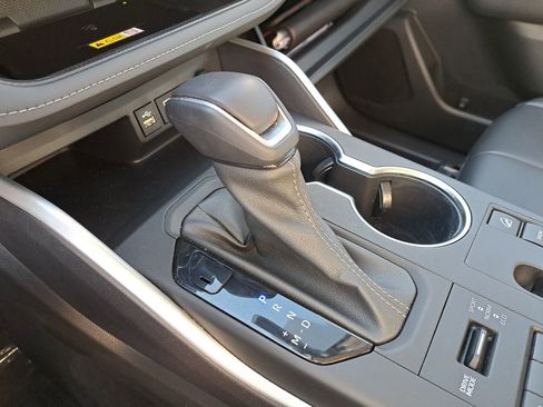 Certified 2023 Toyota Highlander XLE image 29