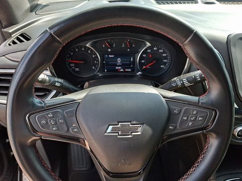 Used 2023 Chevrolet Equinox RS AWD/4WD image 18