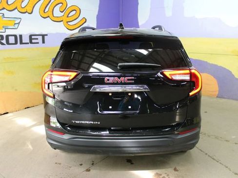Used 2023 GMC Terrain SLE w/ Driver Convenience Package FWD image 7