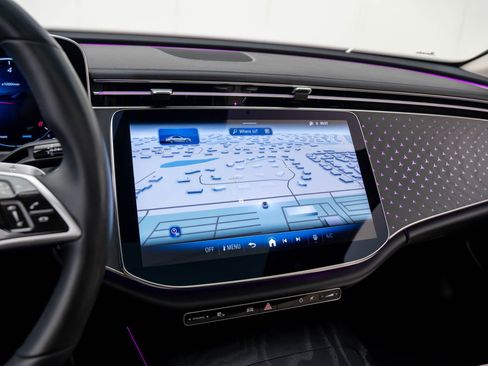 Used 2024 Mercedes-Benz E 350 4MATIC Sedan image 24