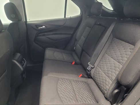 Used 2018 Chevrolet Equinox LT image 18