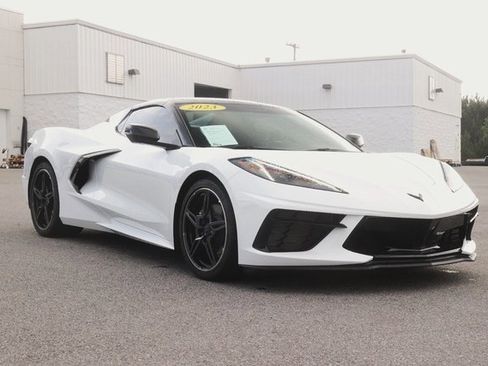 Used 2023 Chevrolet Corvette Stingray Convertible w/ 1LT image 3