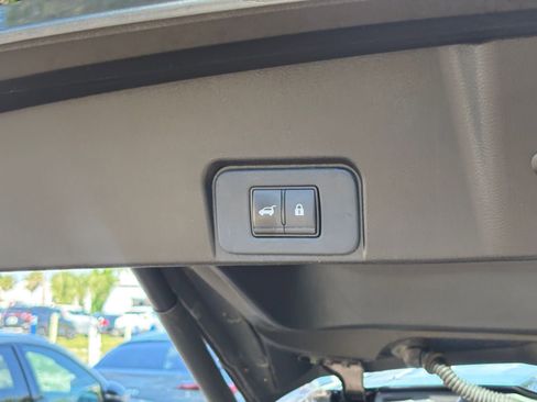 Used 2025 Nissan Rogue SV FWD image 23