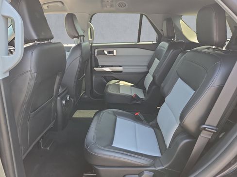 Used 2023 Ford Explorer XLT w/ Equipment Group 202A AWD/4WD image 23