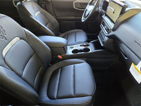 New 2025 Ford Bronco Sport Outer Banks image 11