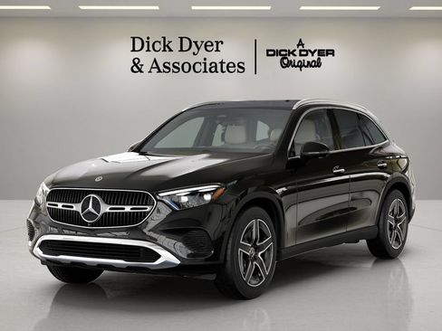 Used 2026 Mercedes-Benz GLC 300 image 2