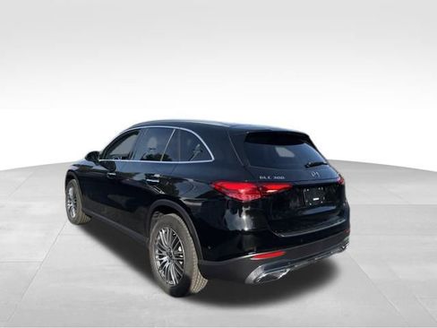 Used 2025 Mercedes-Benz GLC 300 4MATIC image 4