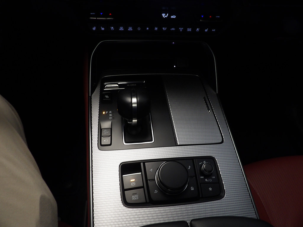 Certified 2025 MAZDA CX-70 Plug-In Hybrid w/ Premium Plus AWD/4WD image 28
