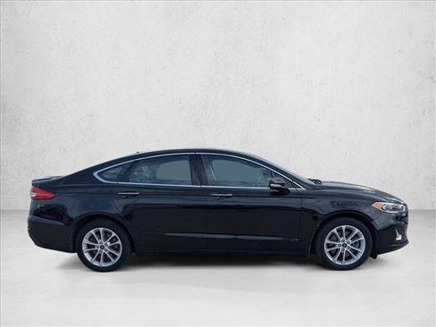 Used 2019 Ford Fusion Energi Titanium FWD image 4