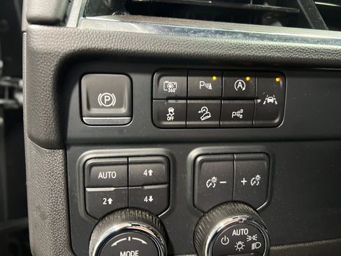 Used 2025 Chevrolet Tahoe Z71 image 26