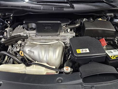 Used 2017 Toyota Camry SE FWD image 7