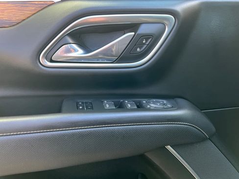 Used 2021 Chevrolet Tahoe Premier w/ Premium Package image 14