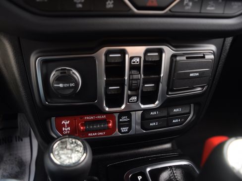 Used 2025 Jeep Wrangler Unlimited Rubicon 392 image 12