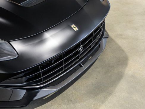 Used 2014 Ferrari F12 Berlinetta RWD image 12