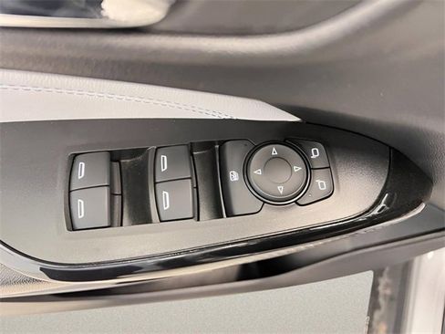 Used 2025 Chevrolet Trax LT w/ LT Convenience Package image 15