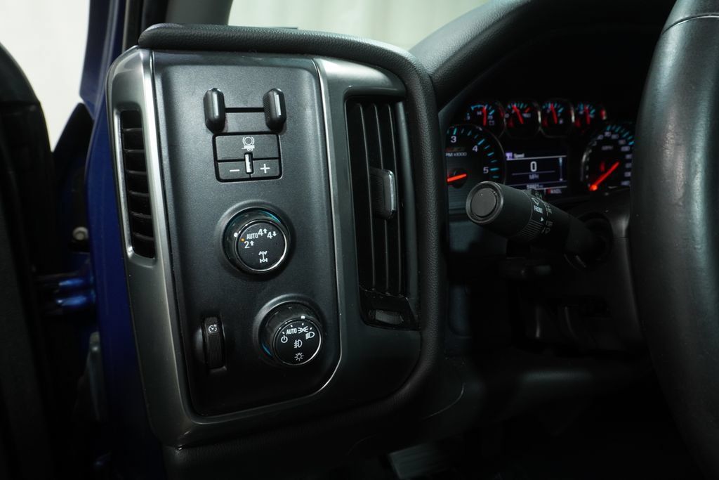 Used 2017 Chevrolet Silverado 1500 LT w/ All Star Edition AWD/4WD image 19