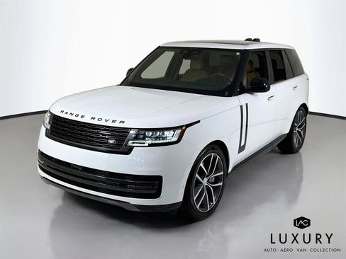 Used 2024 Land Rover Range Rover SE AWD/4WD image 4