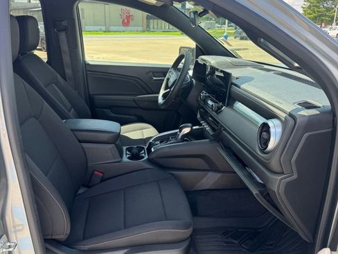 Used 2023 Chevrolet Colorado LT w/ LT Convenience Package RWD image 12