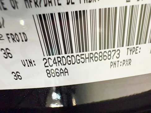 Used 2017 Dodge Grand Caravan Crew image 34