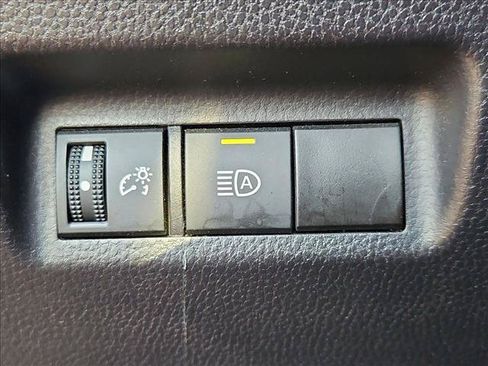 Used 2025 Toyota RAV4 XLE FWD image 16