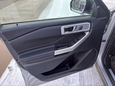 Used 2021 Ford Explorer Limited w/ Equipment Group 301A image 12