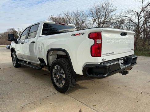 Used 2024 Chevrolet Silverado 2500 Custom w/ Custom Value Package image 5