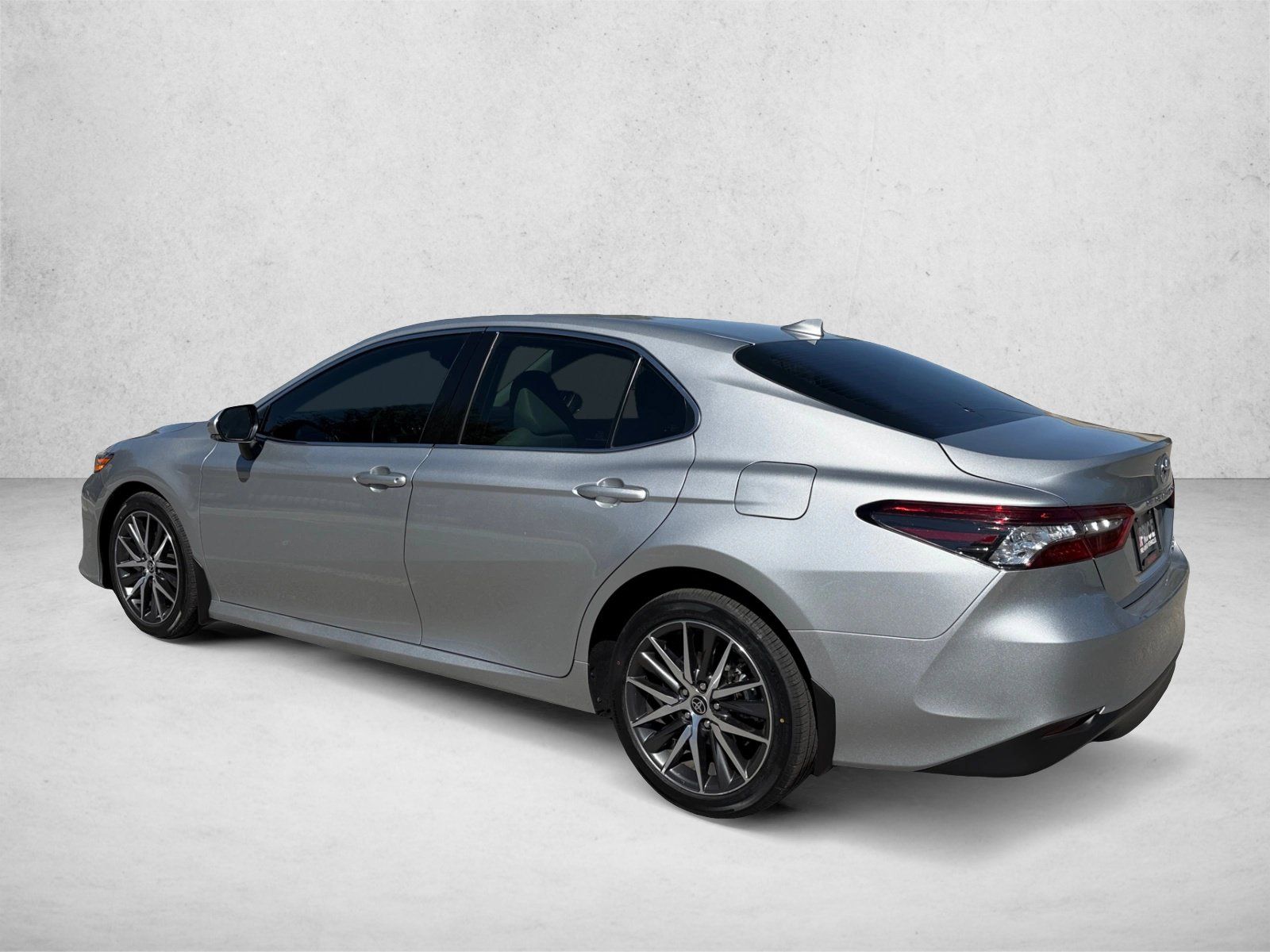 Used 2022 Toyota Camry XLE AWD/4WD image 7