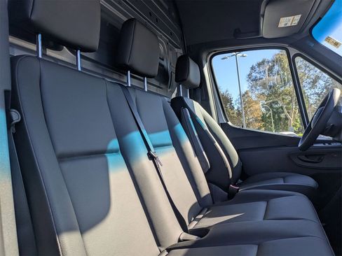 Used 2024 Mercedes-Benz Sprinter 3500 image 7