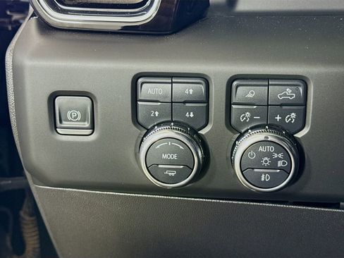 Used 2025 GMC Sierra 1500 Denali image 10