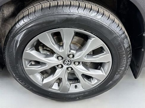 Certified 2024 Toyota Grand Highlander Limited AWD/4WD image 32