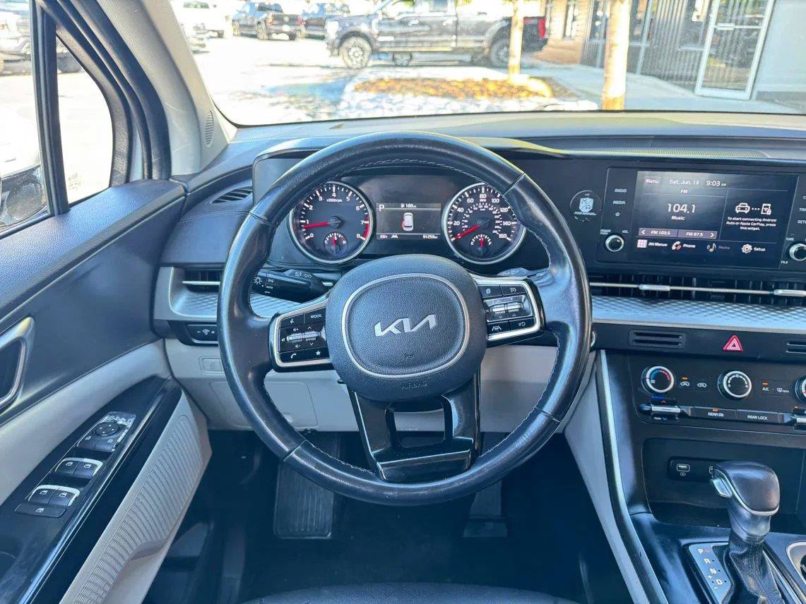 Used 2022 Kia Carnival LX FWD image 14