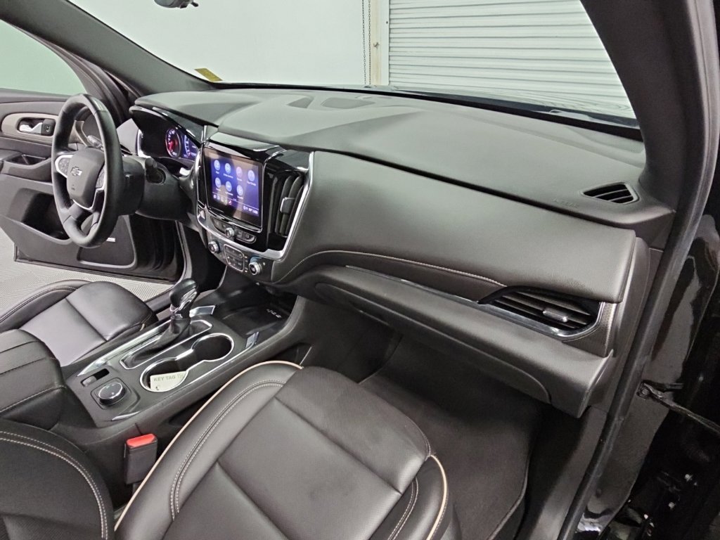 Used 2023 Chevrolet Traverse Premier FWD image 44