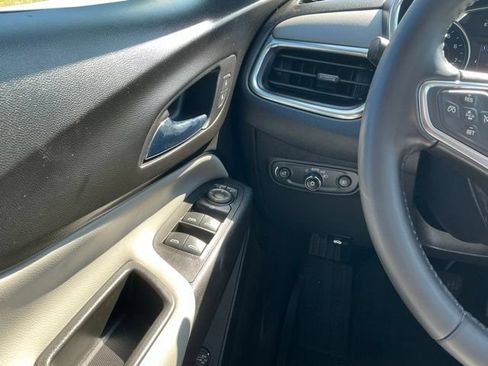 Used 2021 Chevrolet Equinox LT FWD image 24