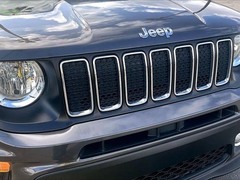 Used 2021 Jeep Renegade Latitude image 30
