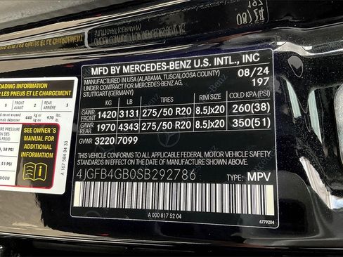 Certified 2025 Mercedes-Benz GLE 450e 4MATIC w/ Driver Assistance Package image 25