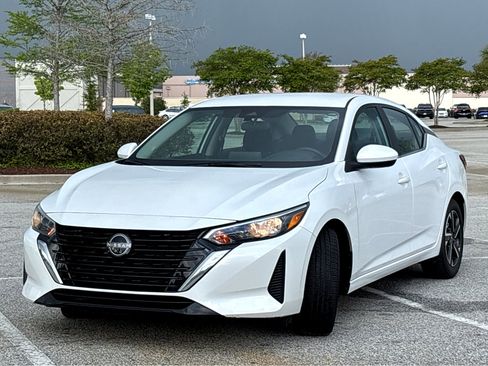Used 2024 Nissan Sentra SV FWD image 3