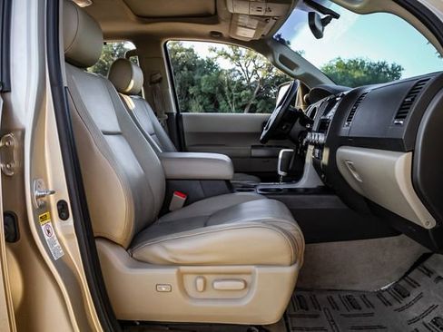 Used 2010 Toyota Sequoia Limited image 21
