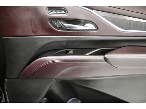 Used 2022 Cadillac Escalade ESV Premium Luxury Platinum image 17